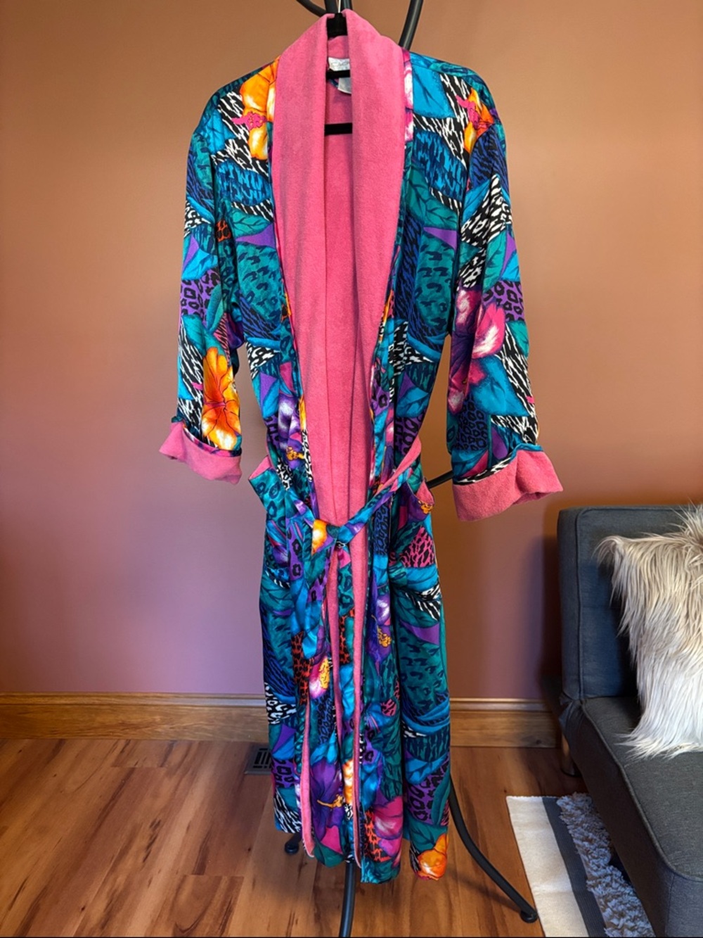 Vintage Cacique Plush Floral Print Women's Robe with Pink Trim